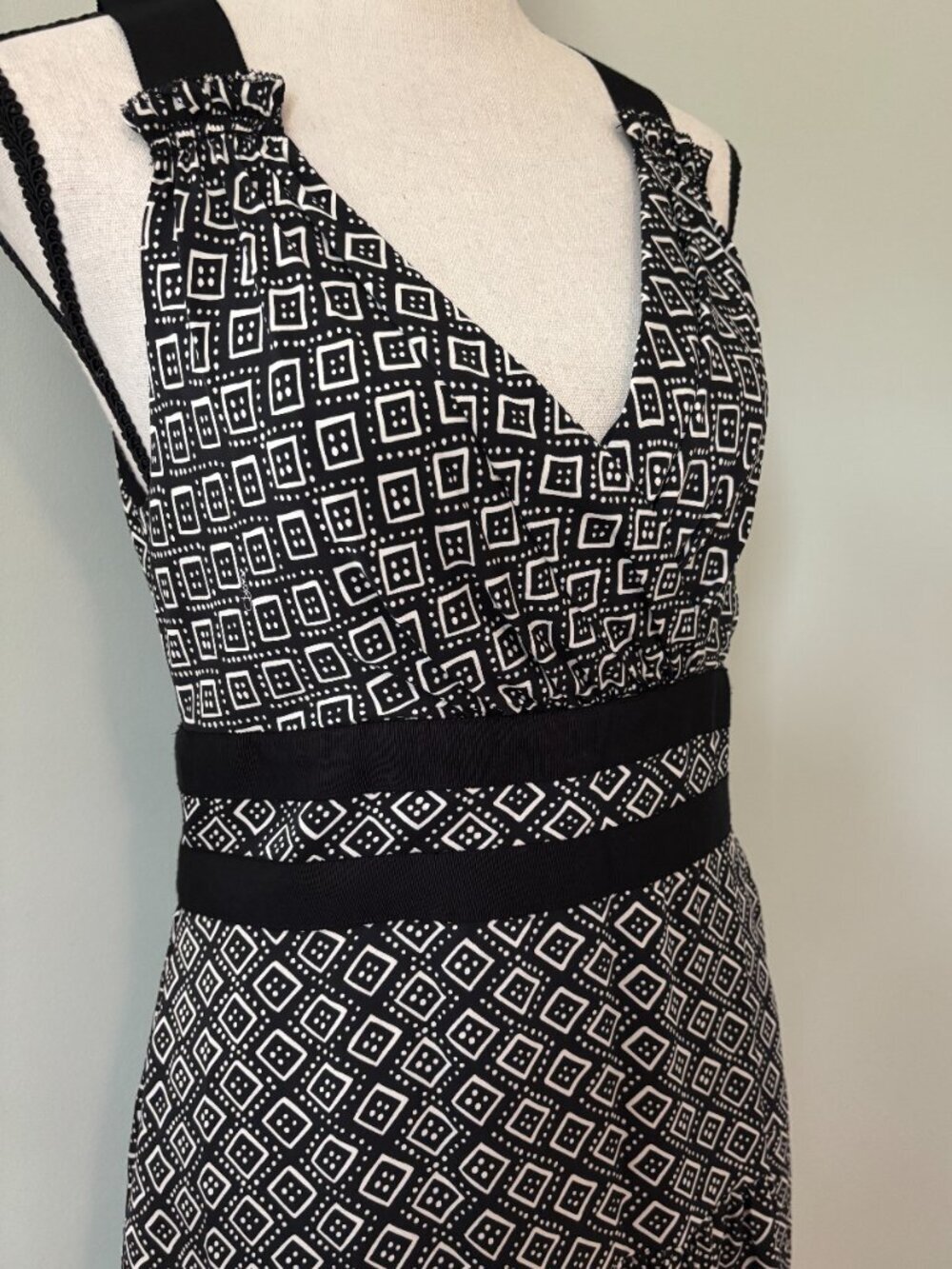 Diane von Furstenberg Silk Geometric Print Dress Size 8 Like New - Picture 2 of 6